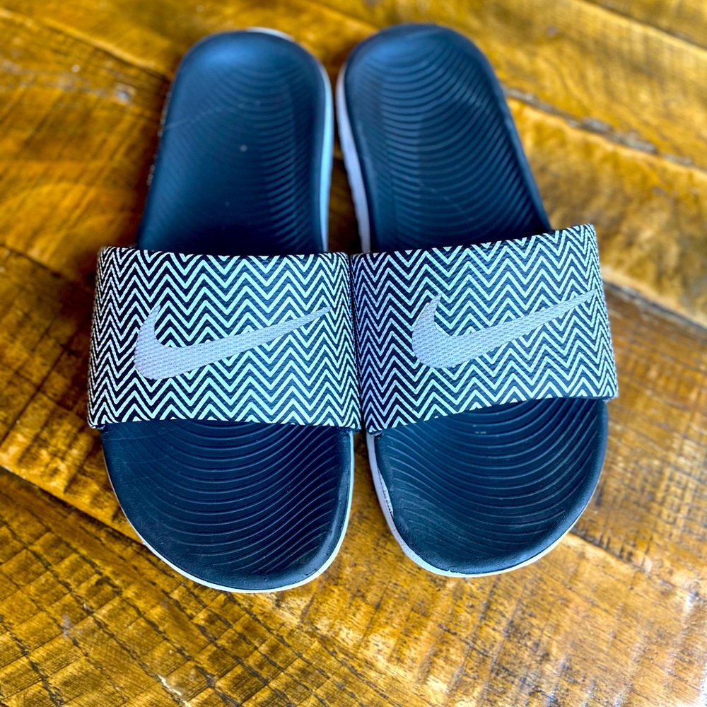 Women’s Black striped NIKE Slip on Sandal